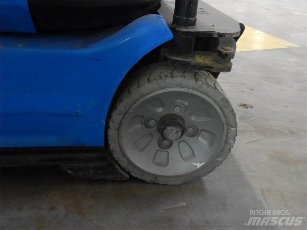 Manitou 100VJR Personenaufzüge