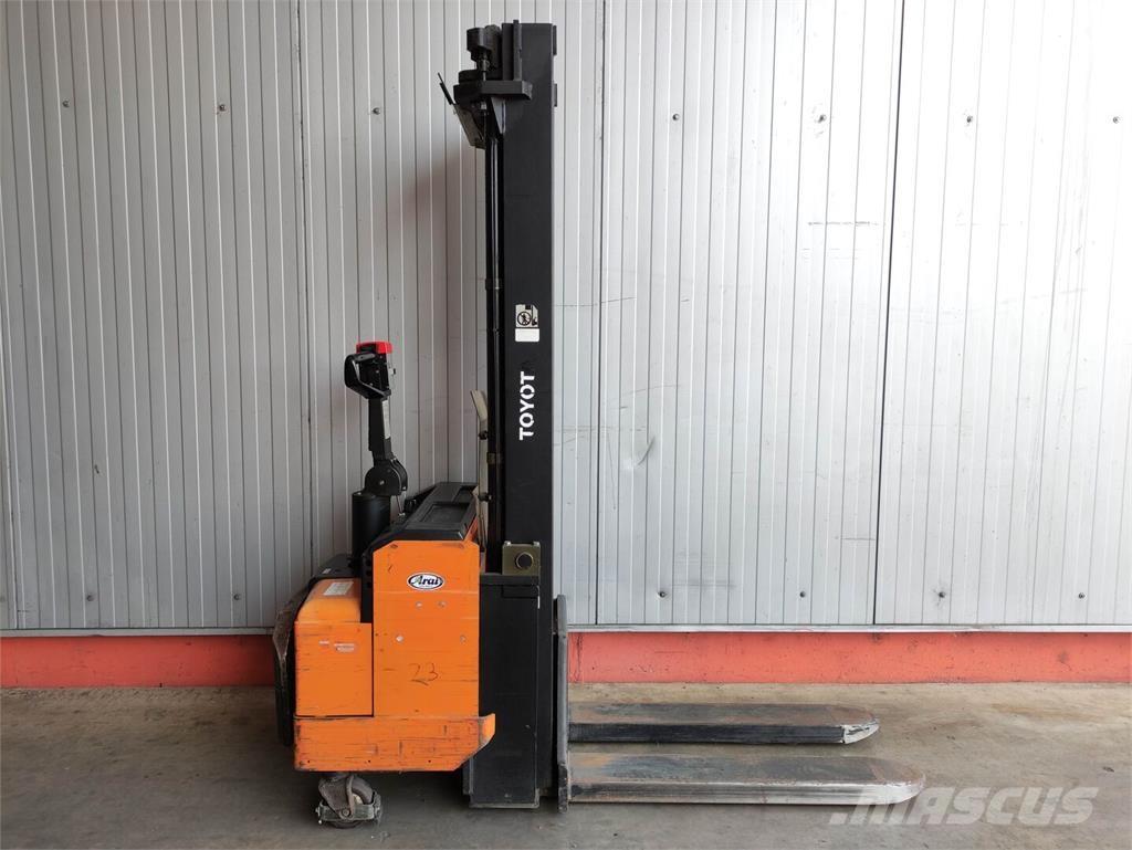 Toyota SLL 16 Deichselstapler