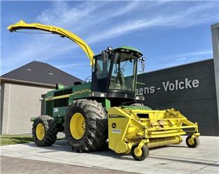 John Deere 6850 Ensileuse