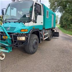 Mercedes-Benz Unimog  U400
