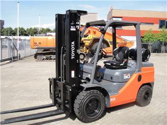 Toyota D2-8 FG F 30