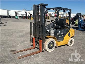 Komatsu FG25HT-16
