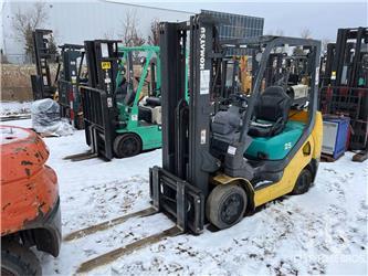 Komatsu FG25ST-16