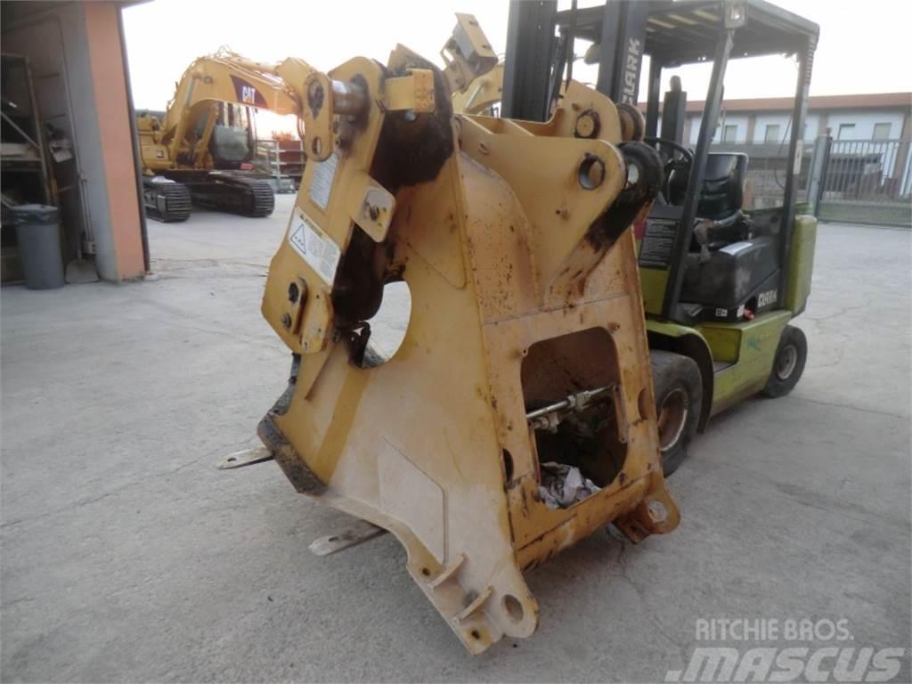 CAT 928G Chassis