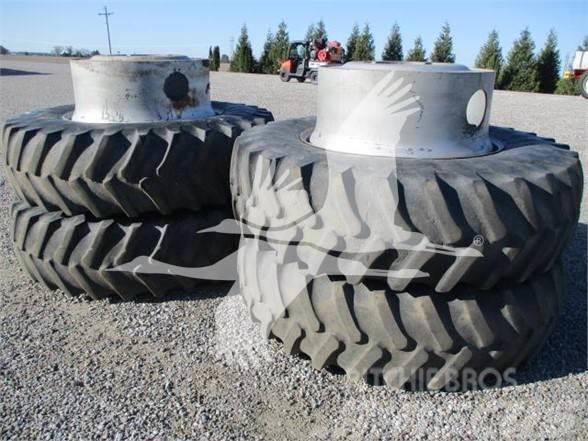 Case IH 520/85R42 Andere