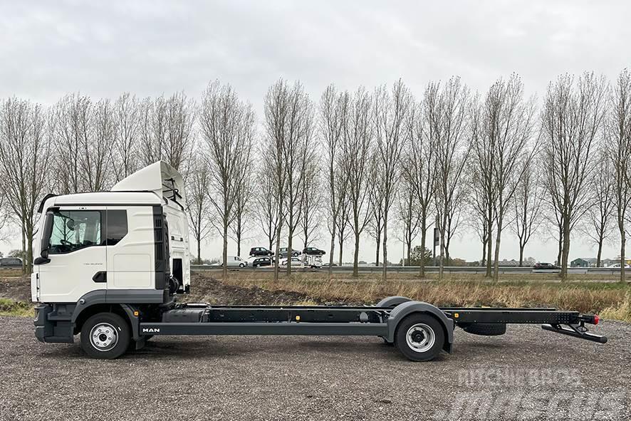 MAN TGL 12.220 BL CH Chassis Cabin (4 units) Wechselfahrgestell