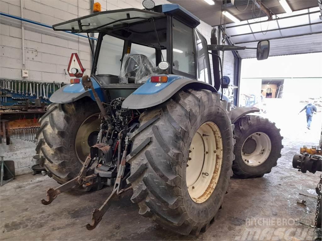 New Holland 8560 Traktoren