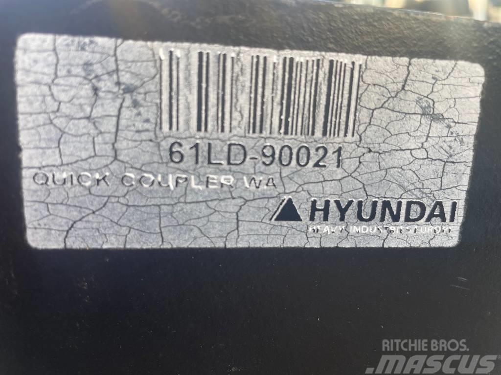 Hyundai Adapter HL757-7 to Volvo L50 - L120 Schnellwechsler