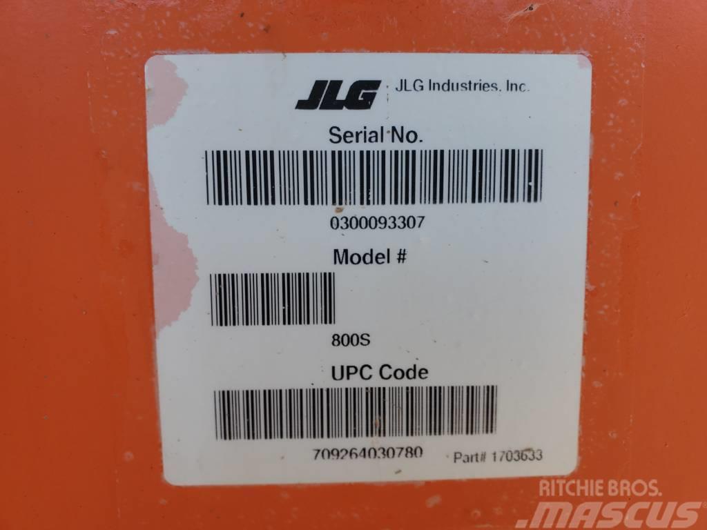 JLG 800 S Geländestapler