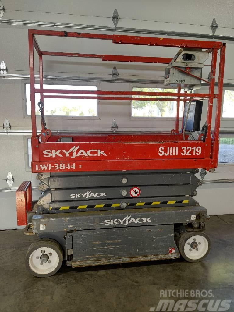 SkyJack SJ III 3219 Scheren-Arbeitsbühnen