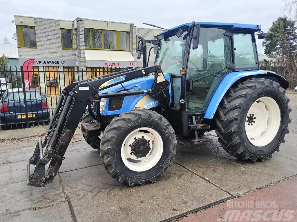 New Holland TL 100 A trekker tractor met front lader boom voor Traktoren