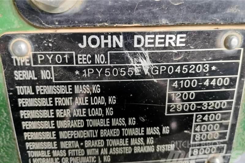 John Deere 5055E MOD Traktoren