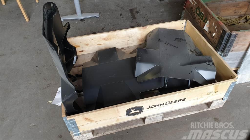 Timberjack / John Deere F005690 Bukskydd Chassis