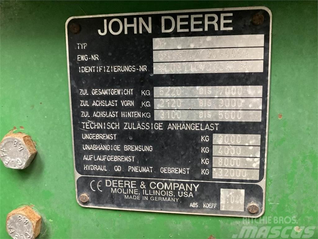 John Deere 6110 SE Traktoren