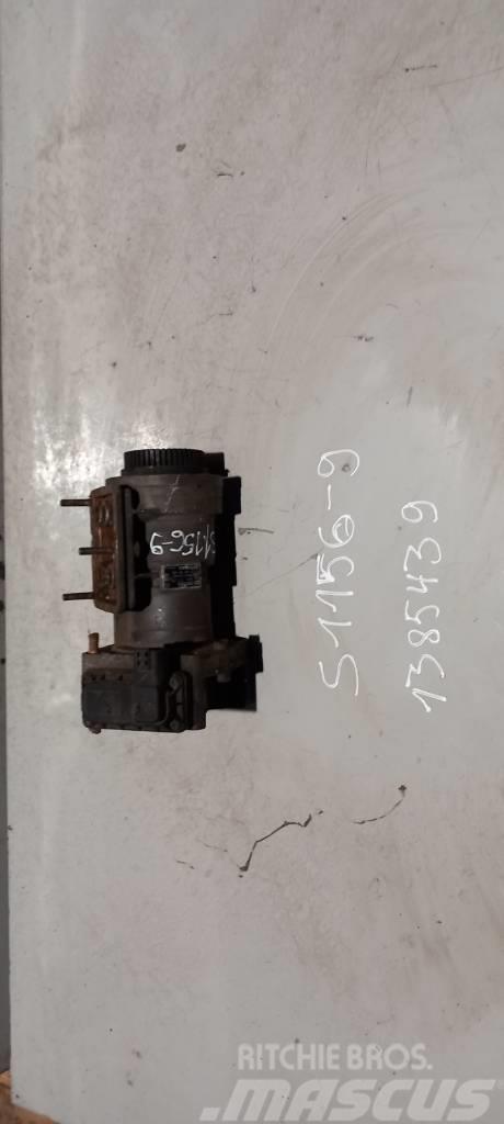 Scania R124.420 brake main valve 1385439 Bremsen