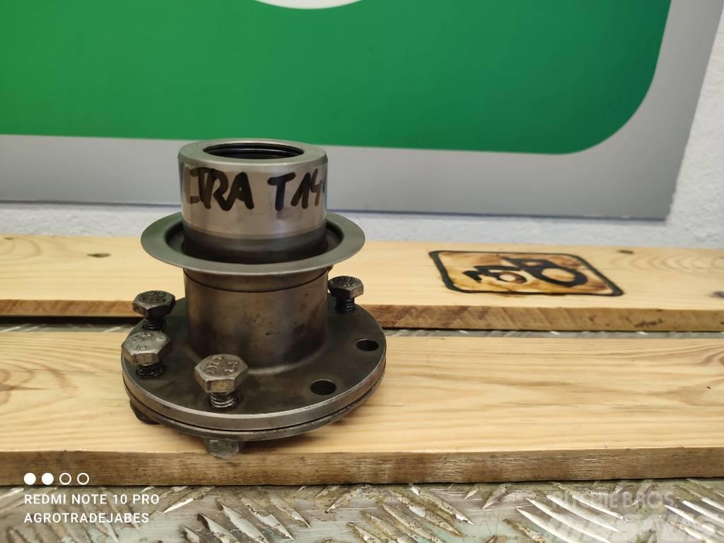 Valtra T 141 front axle flange Getriebe