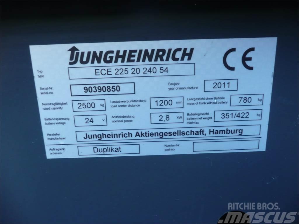 Jungheinrich ECE 225 2400X540mm Niederhub-Kommissionierer