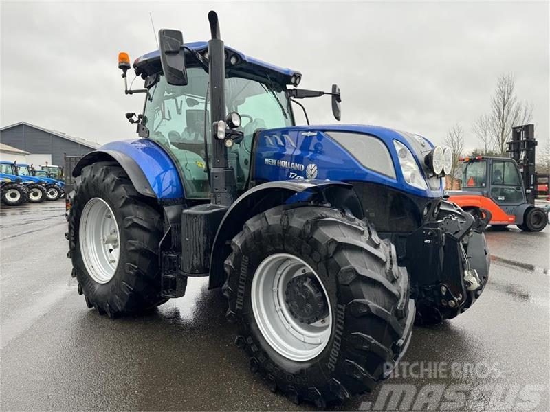 New Holland T7.270 Blue power Traktoren