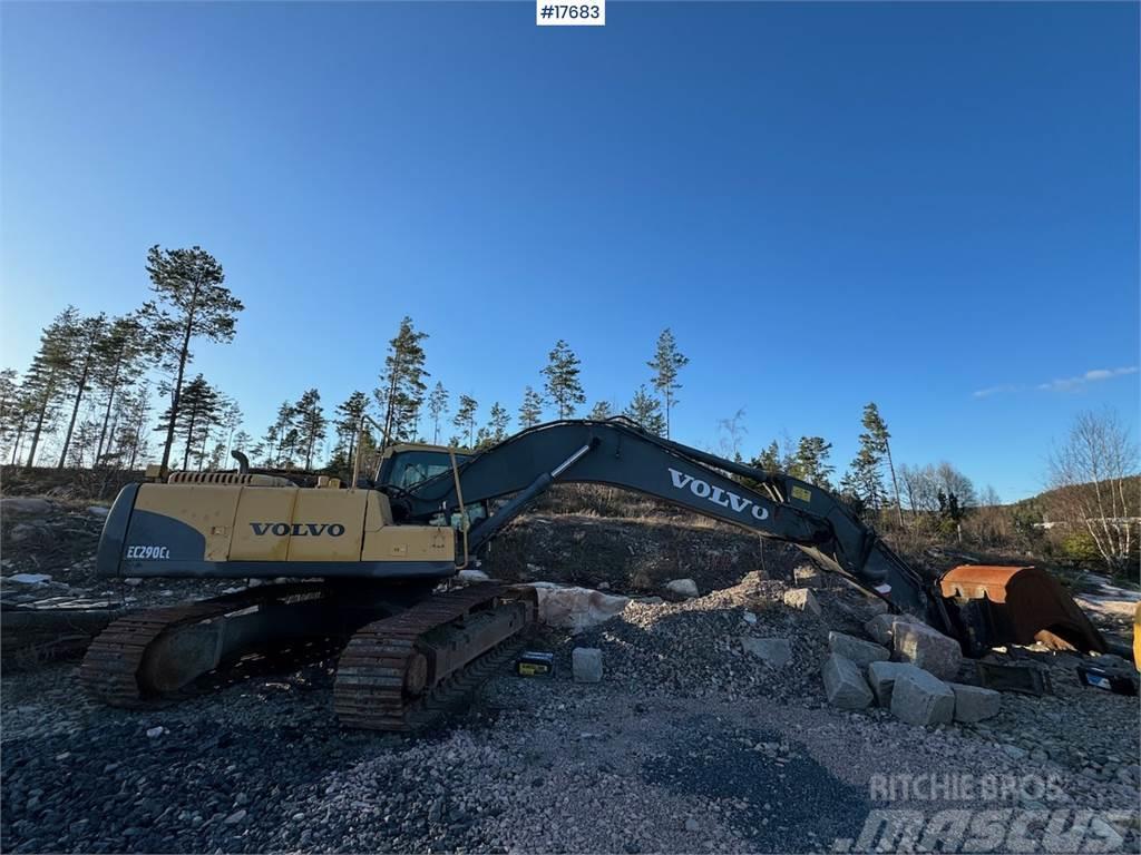 Volvo EC290CL Tracked excavator w/ digging bucket and ch Raupenbagger