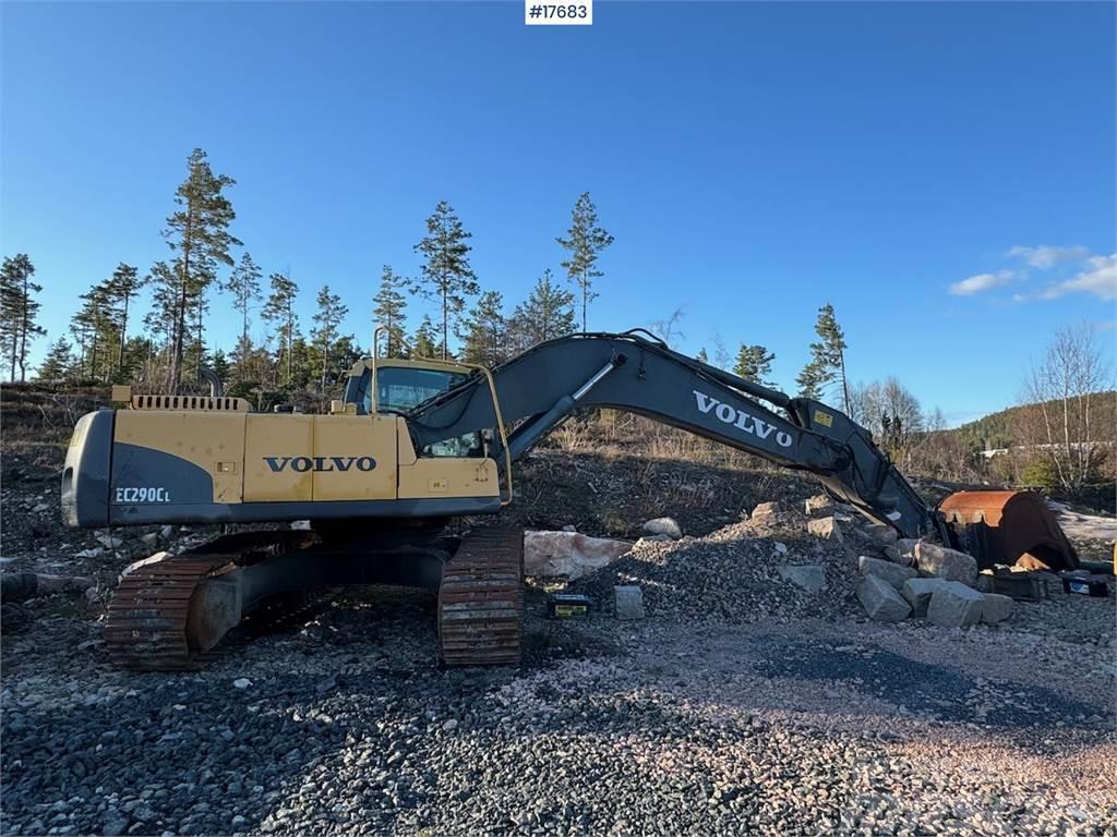Volvo EC290CL Tracked excavator w/ digging bucket and ch Raupenbagger