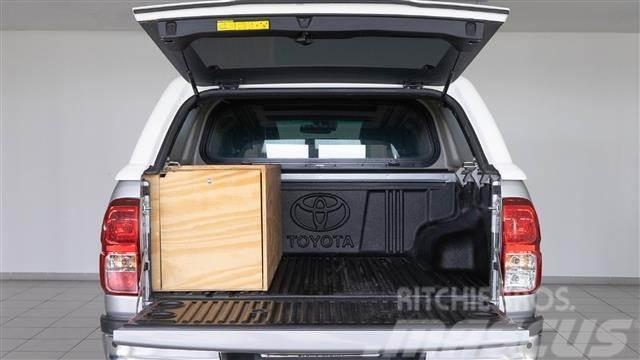Toyota Hilux Cabina Doble VXL Aut. Lieferwagen