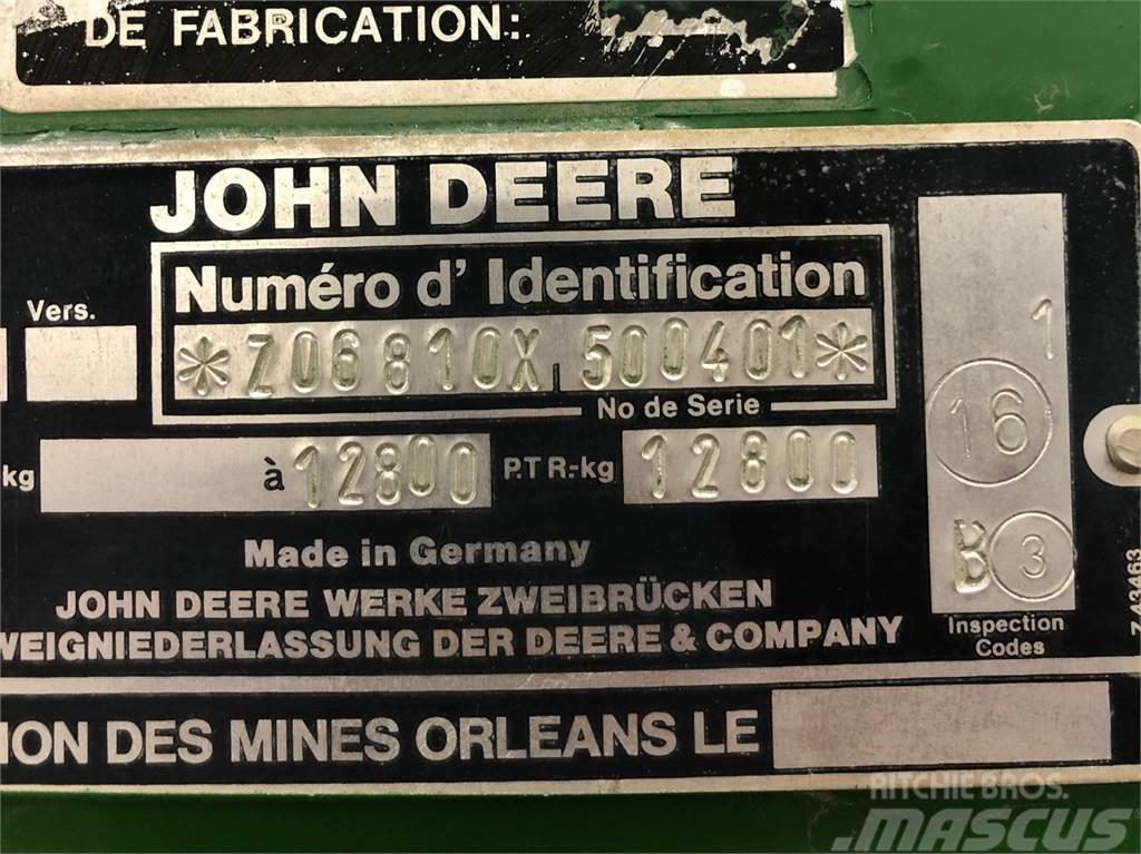 John Deere 6810 Feldhäcksler