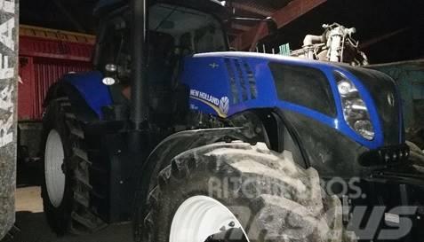 New Holland T 8.300 AC Traktoren