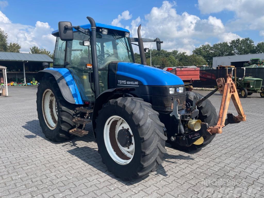 New Holland TS 115 Traktoren