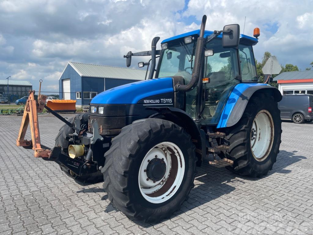 New Holland TS 115 Traktoren