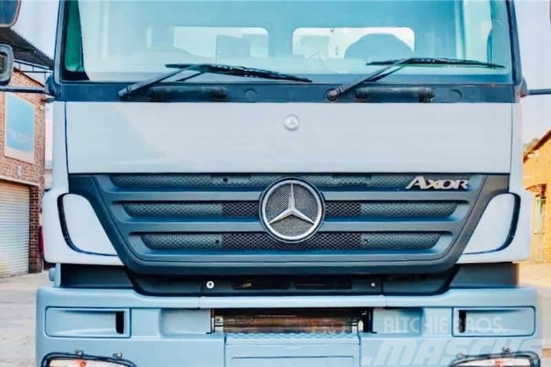 Mercedes-Benz Axor 3335 Andere Fahrzeuge