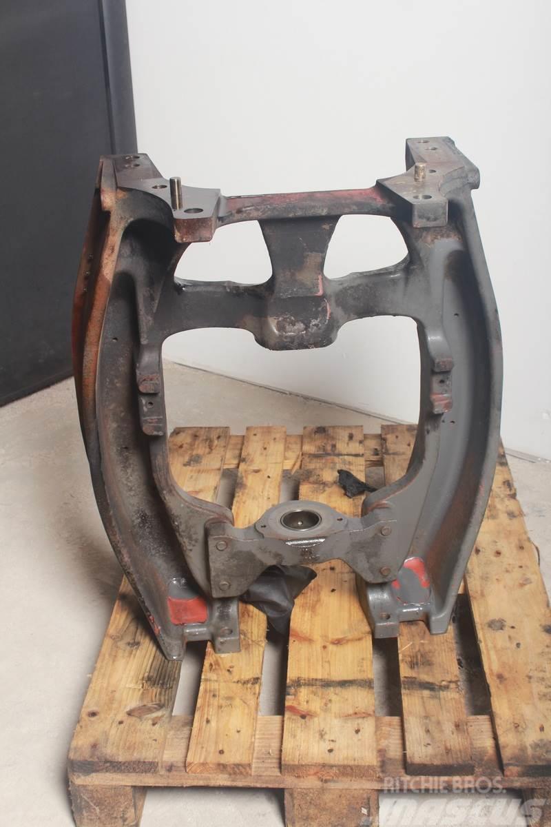Massey Ferguson 7618 Front axle support Chassis