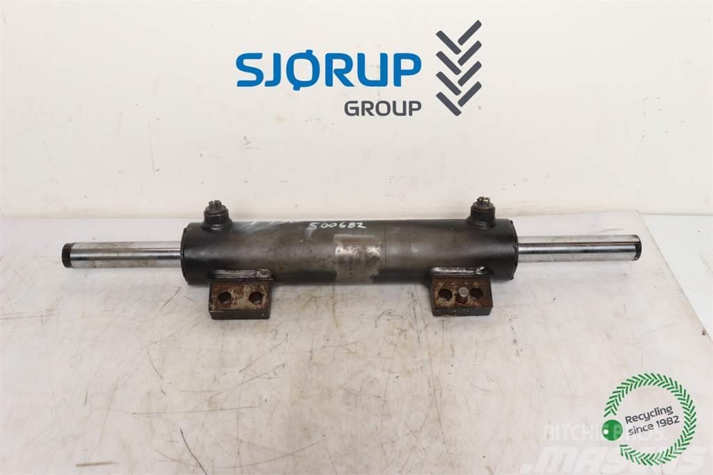 Valtra T130 Front axle steering cylinder Getriebe