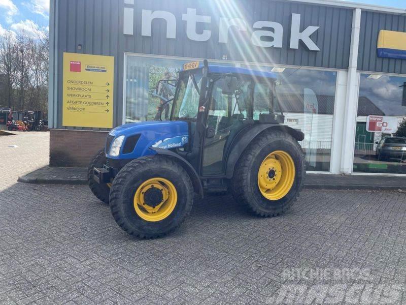 New Holland TND75 Traktoren