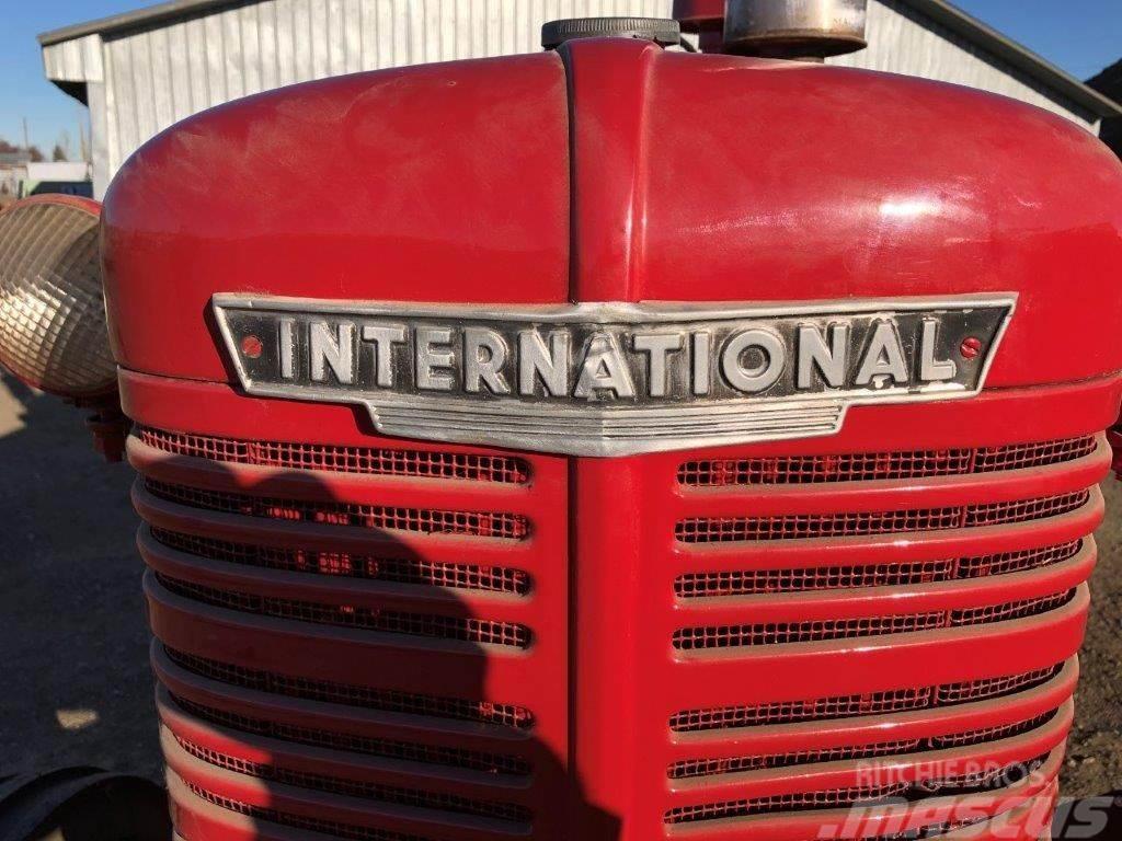 International W4 Traktoren