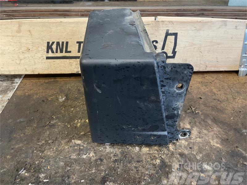 Scania  BATTERY COVER 1945946 Chassis