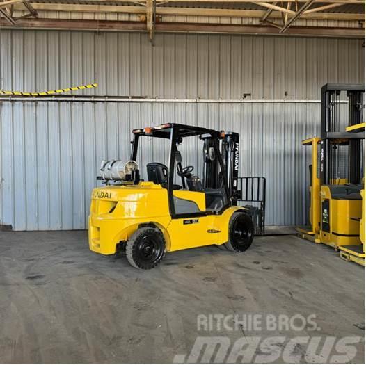 Hyundai Forklift USA 40L-7A Andere