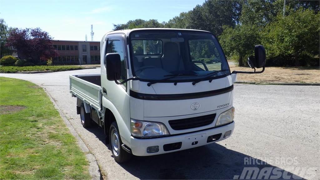 Toyota Toyoace 9 Foot Flat Deck Andere Transporter
