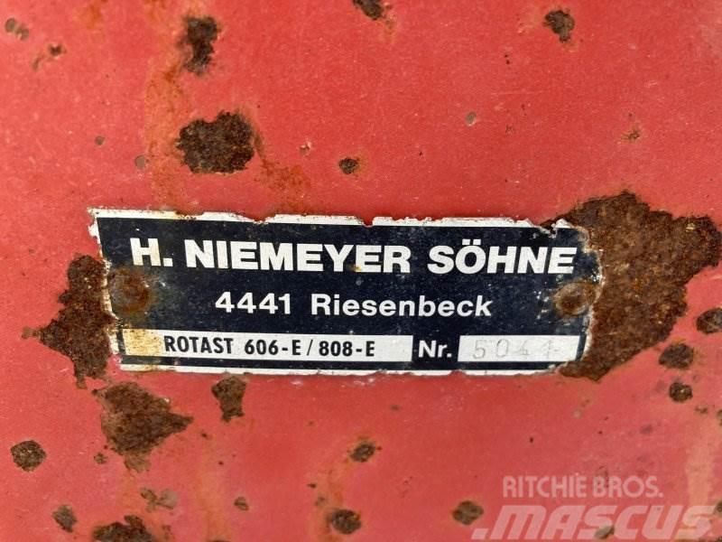 Niemeyer Rotast 808 E Düngemittelverteiler